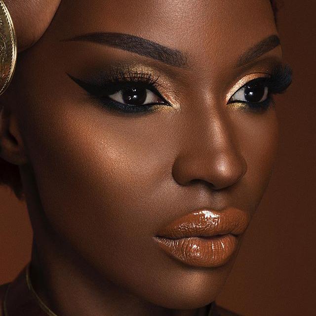 The Royalty II Loose Highlighter - Image 4